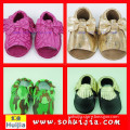 Wholesale Export Europe top quantity sweet color tassels sandals and bow cow leather infant shoes for baby girl